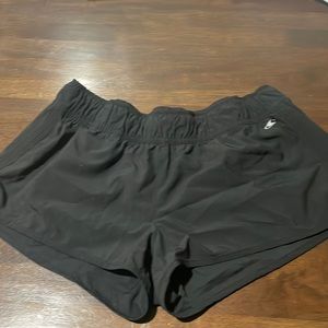 O’Neill black shorts hardly worn